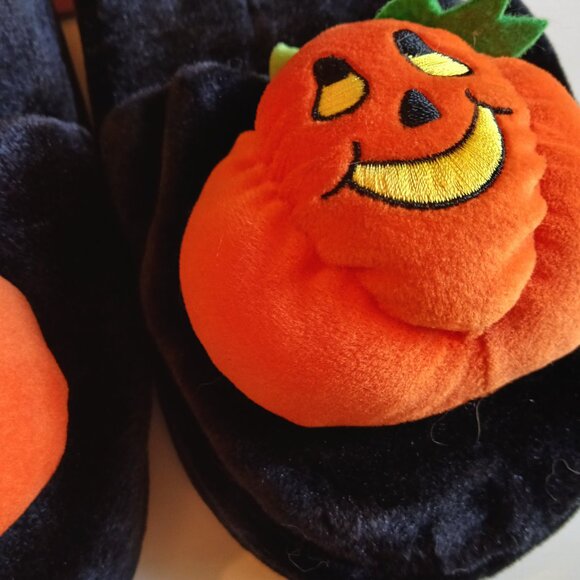 NWT Women's Pumpkin House Slippers Size 9 / 10 - Picture 2 of 5
